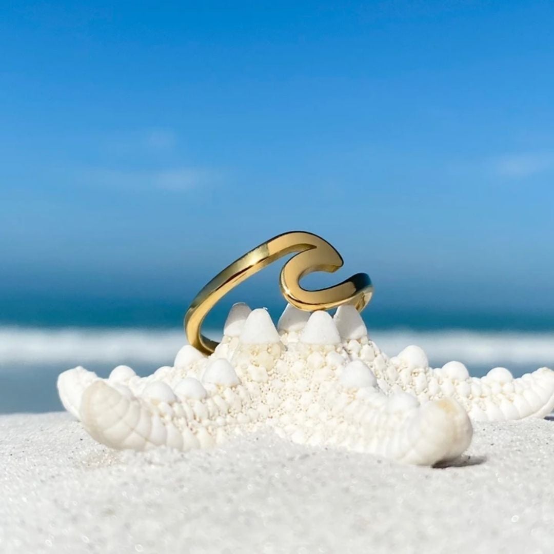 Goldene Meereswellenring