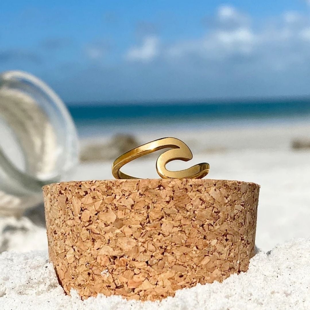 Goldene Meereswellenring