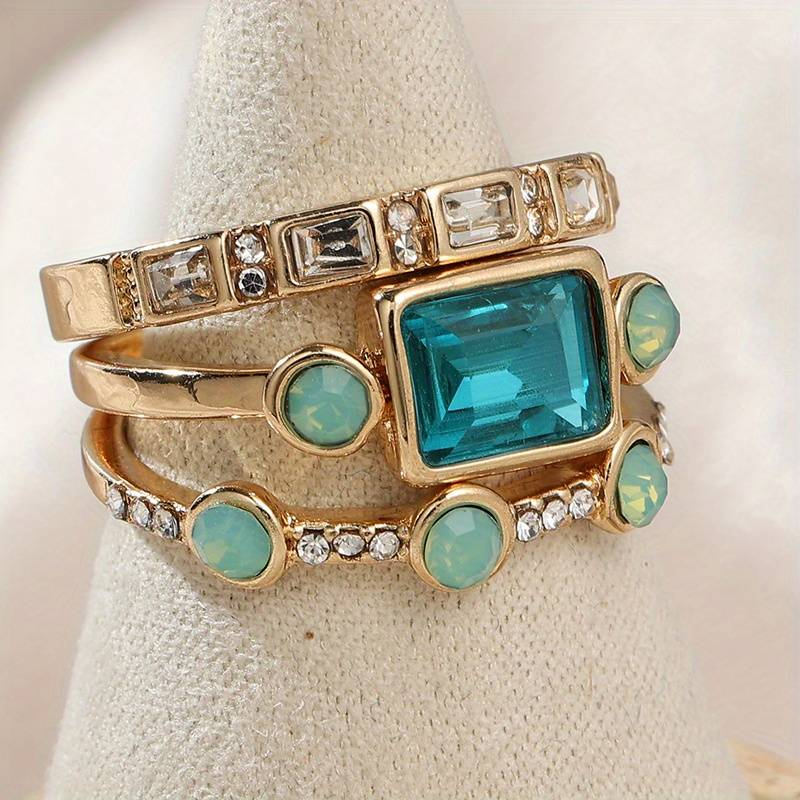 Ring-Set mit ozeanblauen Kristallen