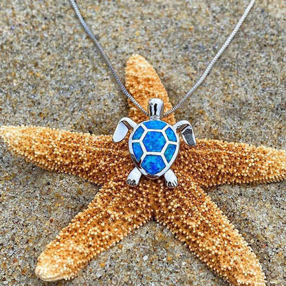 Set aus Kette und Ohrringen mit Meeresschildkröten aus Opal