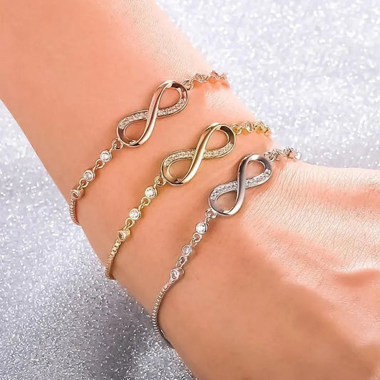 Verstellbares Unendlichkeit-Armband aus Silber