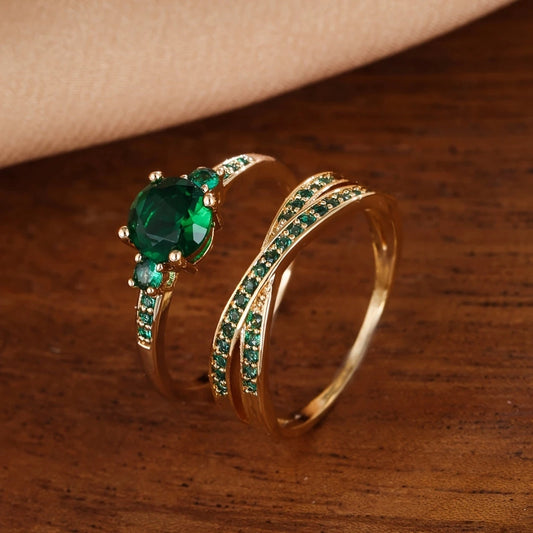Ring-Set mit grünen Kristallen