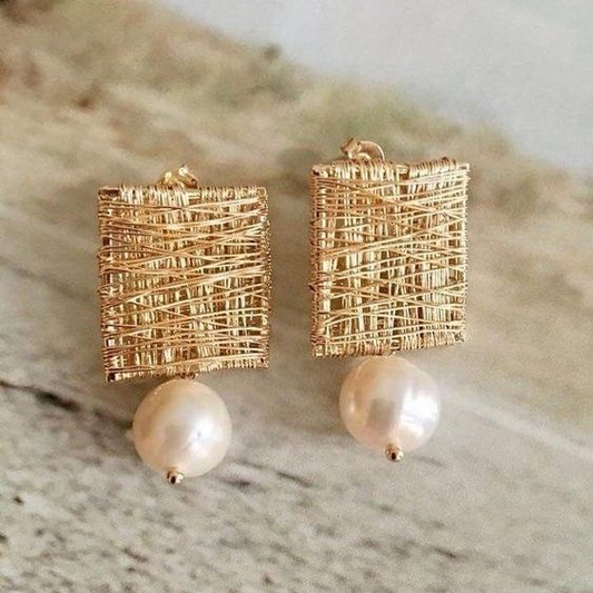 Vintage Ohrringe mit goldenen Fäden und Perlen