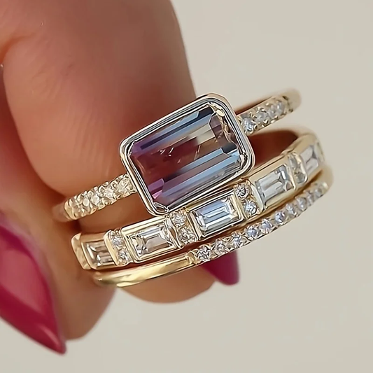 Ring-Set mit hellen Glaskristallen