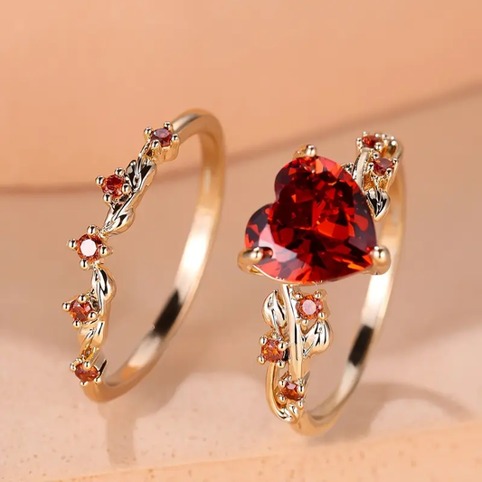 Goldring-Set mit roten Kristallen und Herz